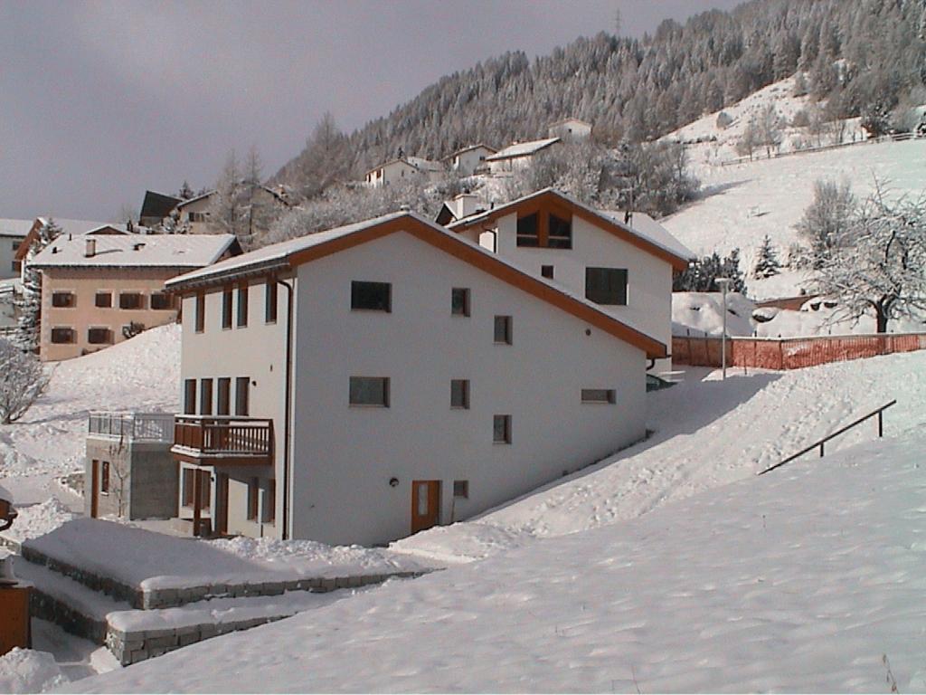 Appartamento Chasa Mundin Scuol Camera foto